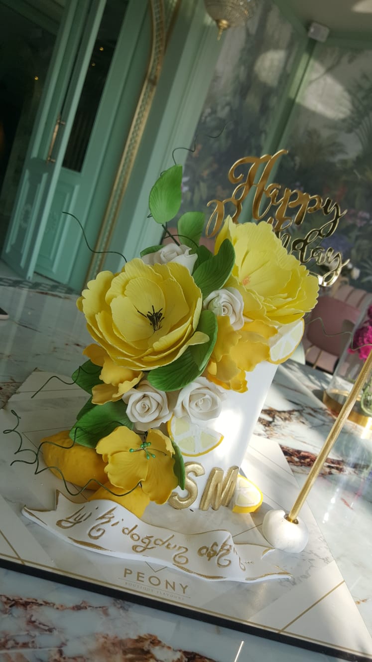 No:23 Şeker Hamurlu Tasarım Pasta