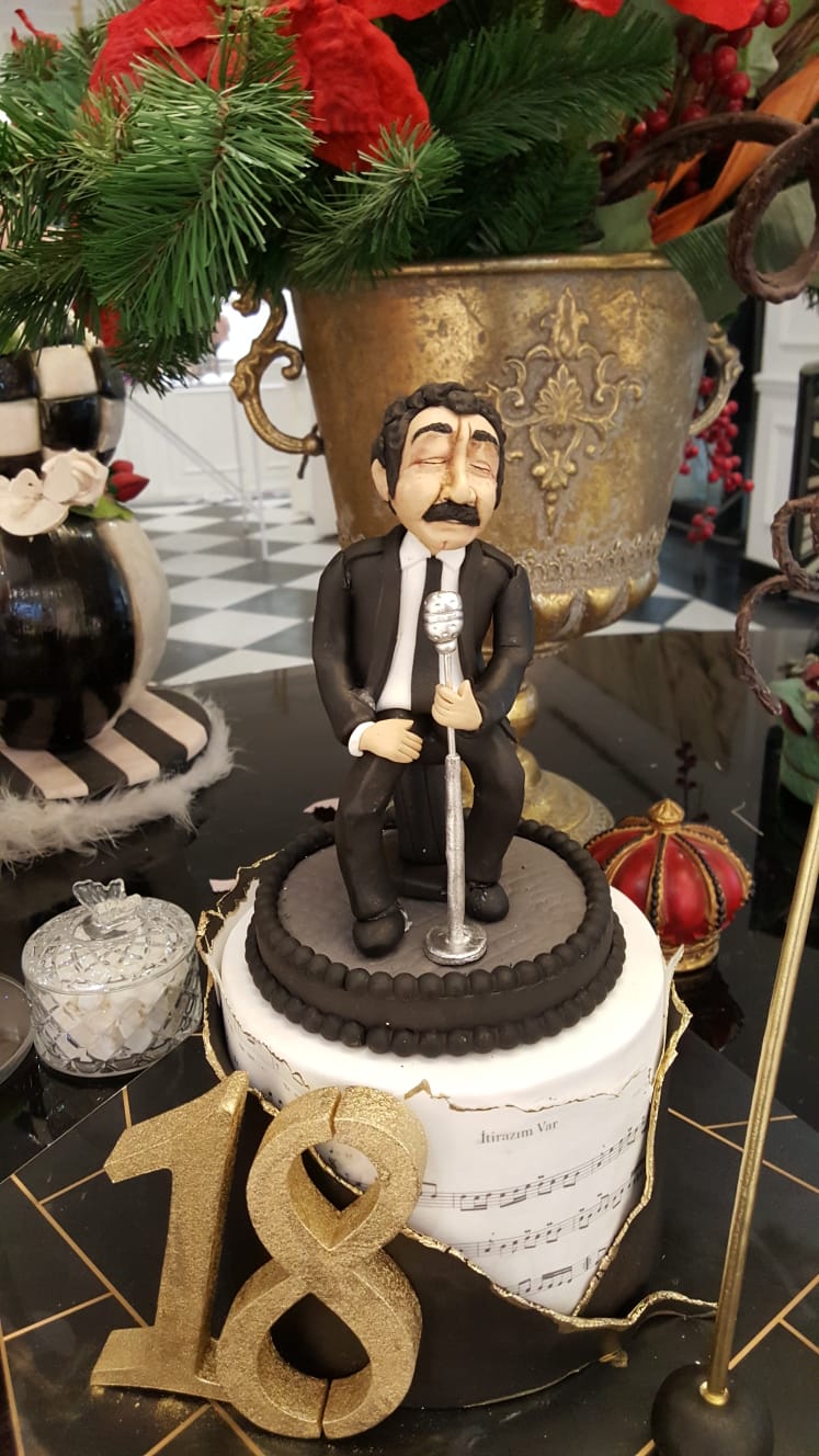 No:15 Şeker Hamurlu Tasarım Pasta