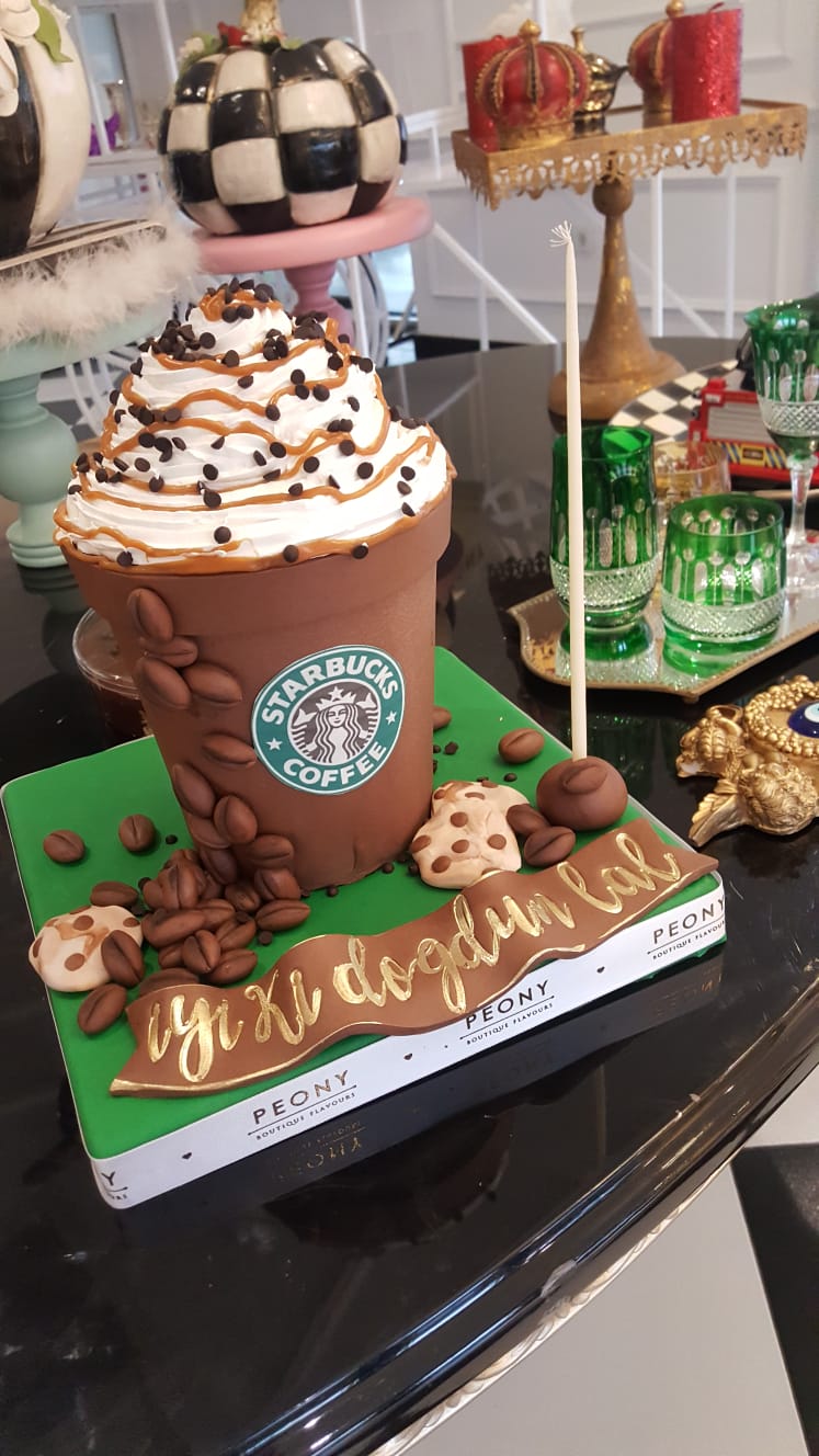 No:16 Şeker Hamurlu Tasarım Pasta