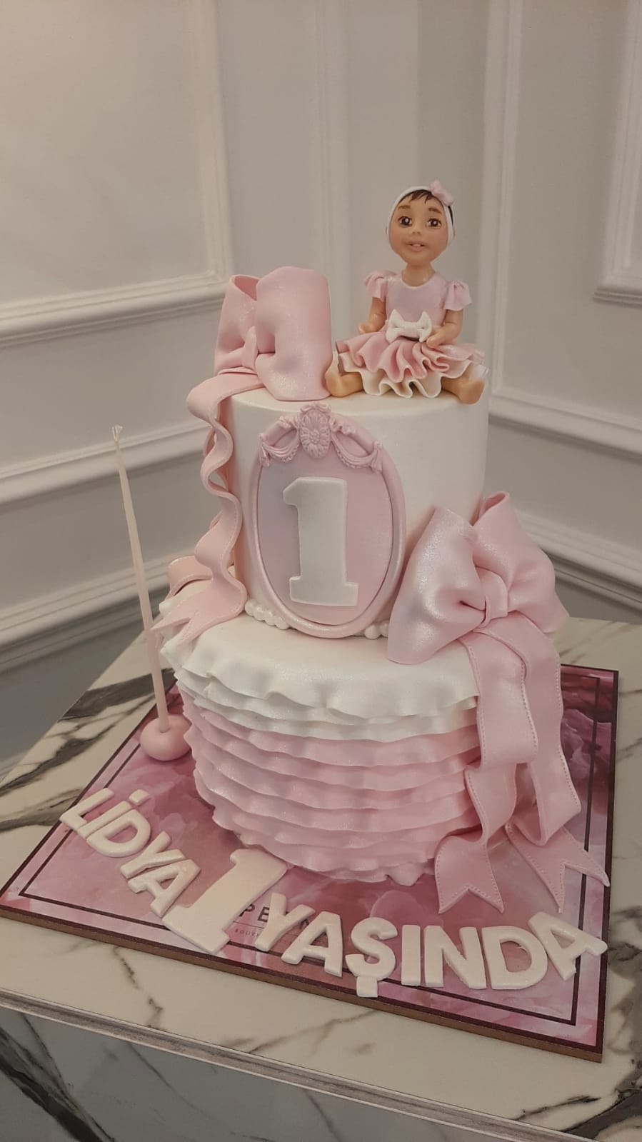 No:27 Şeker Hamurlu Tasarım Pasta