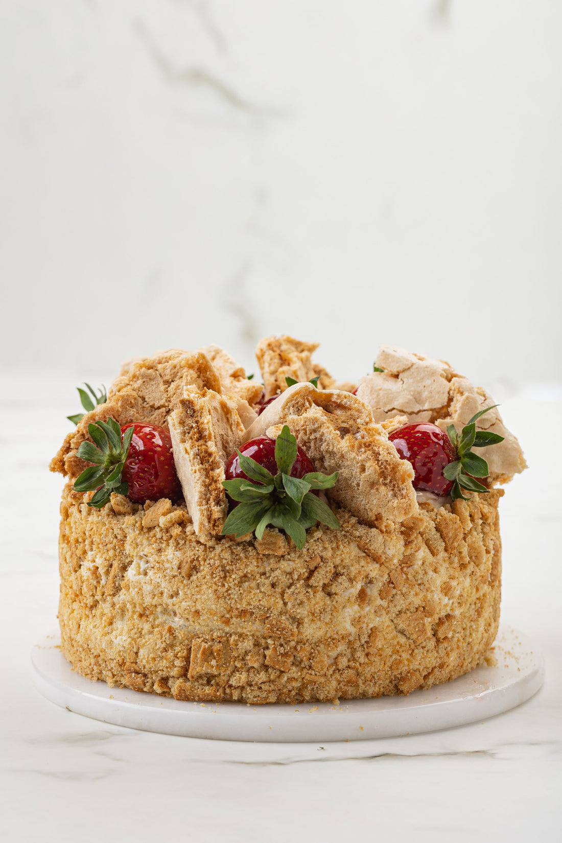 Çilekli Pavlovalı Pasta