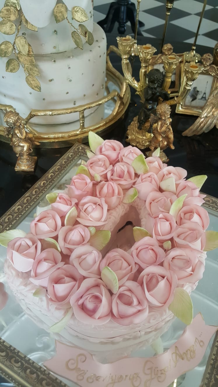 No:2 Şeker Hamurlu Tasarım Pasta