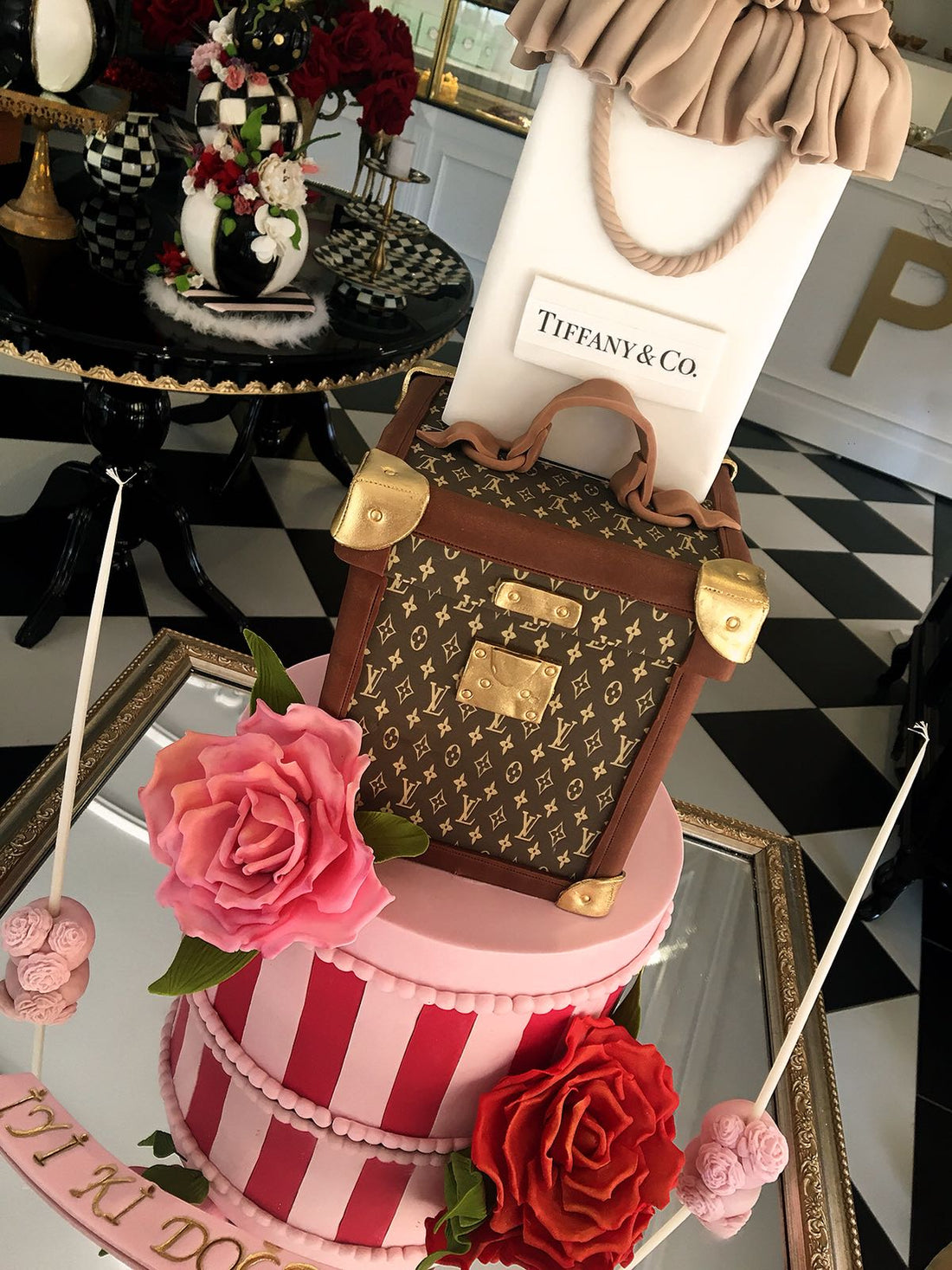 No:64 Şeker Hamurlu Tasarım Pasta