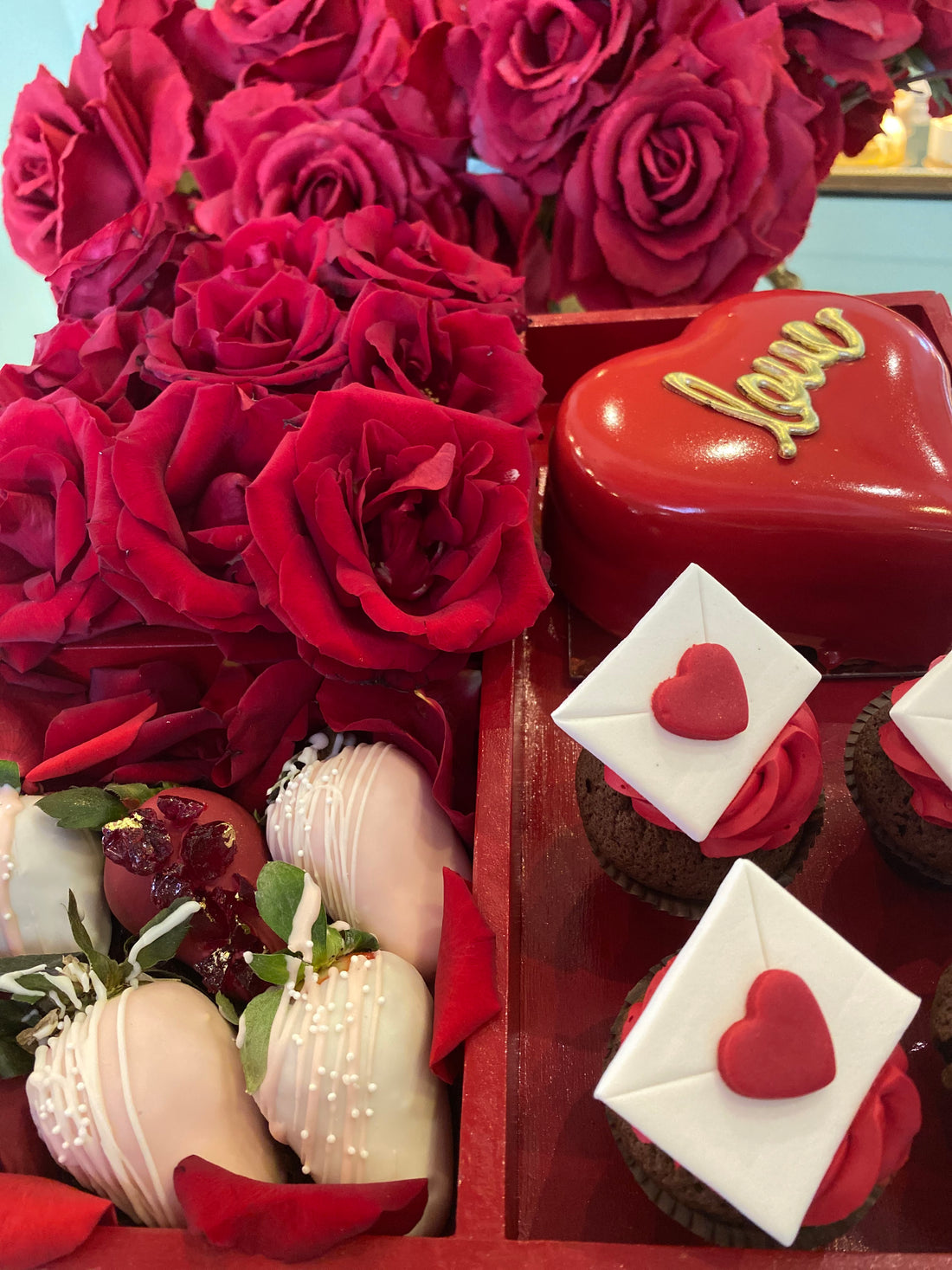 Sevgililer Günü Pleksi Kapaklı Hediye Kutusu