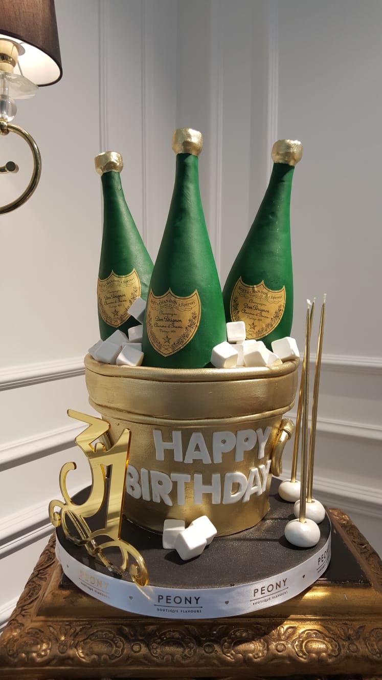 No:3 Şeker Hamurlu Tasarım Pasta