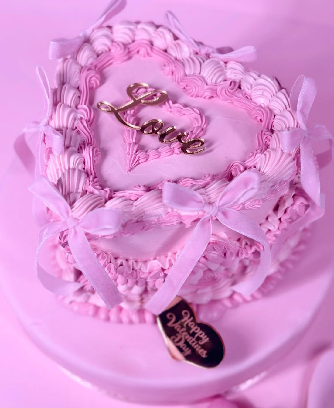 No:2 Sevgililer Günü Pembe Krema Detaylı Tasarım Pasta