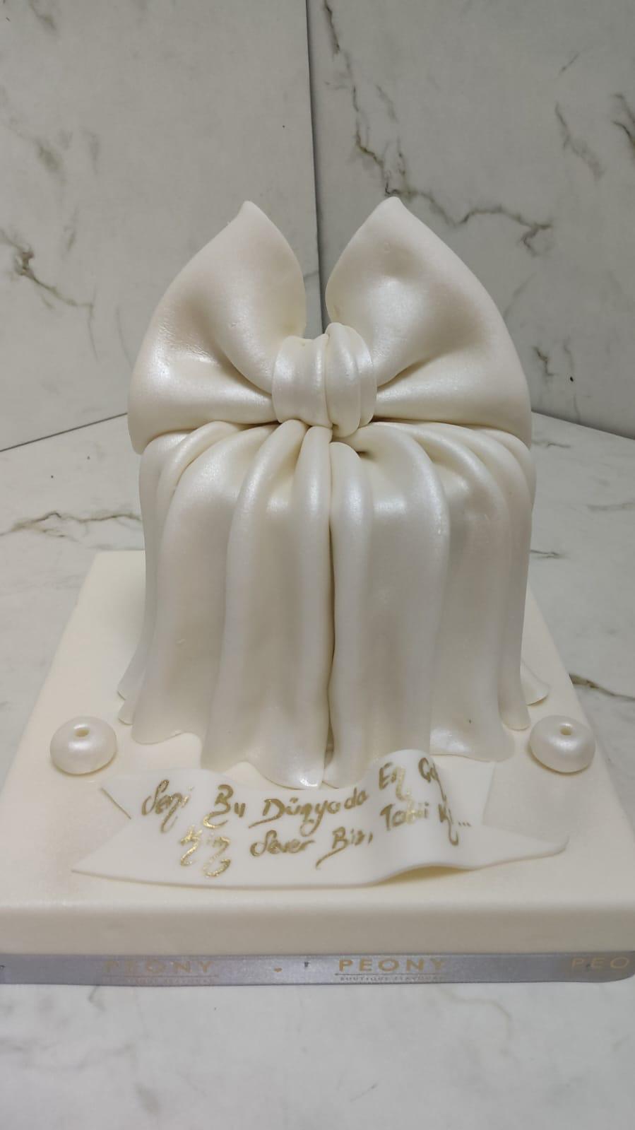 No : 304 Şeker Hamuru Detaylı Tasarım Pasta