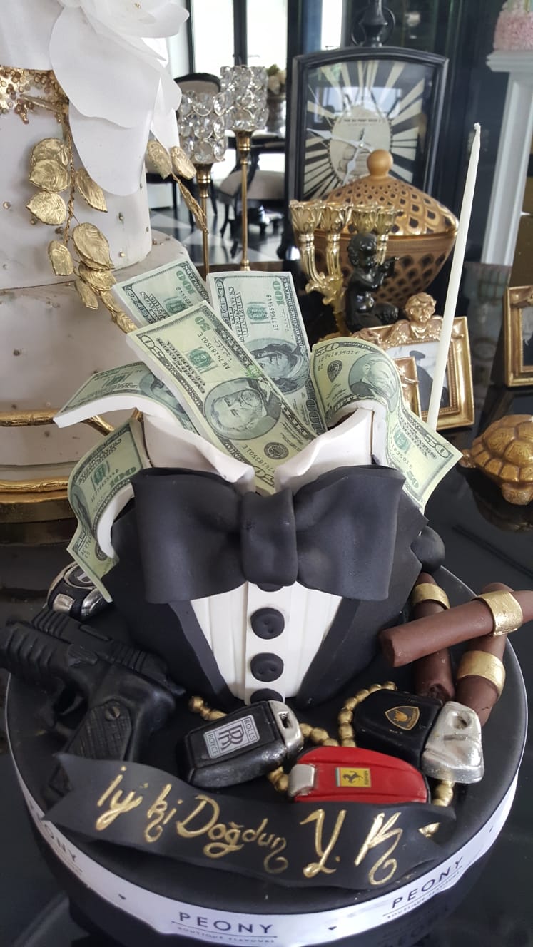 No:84 Şeker Hamurlu Tasarım Pasta